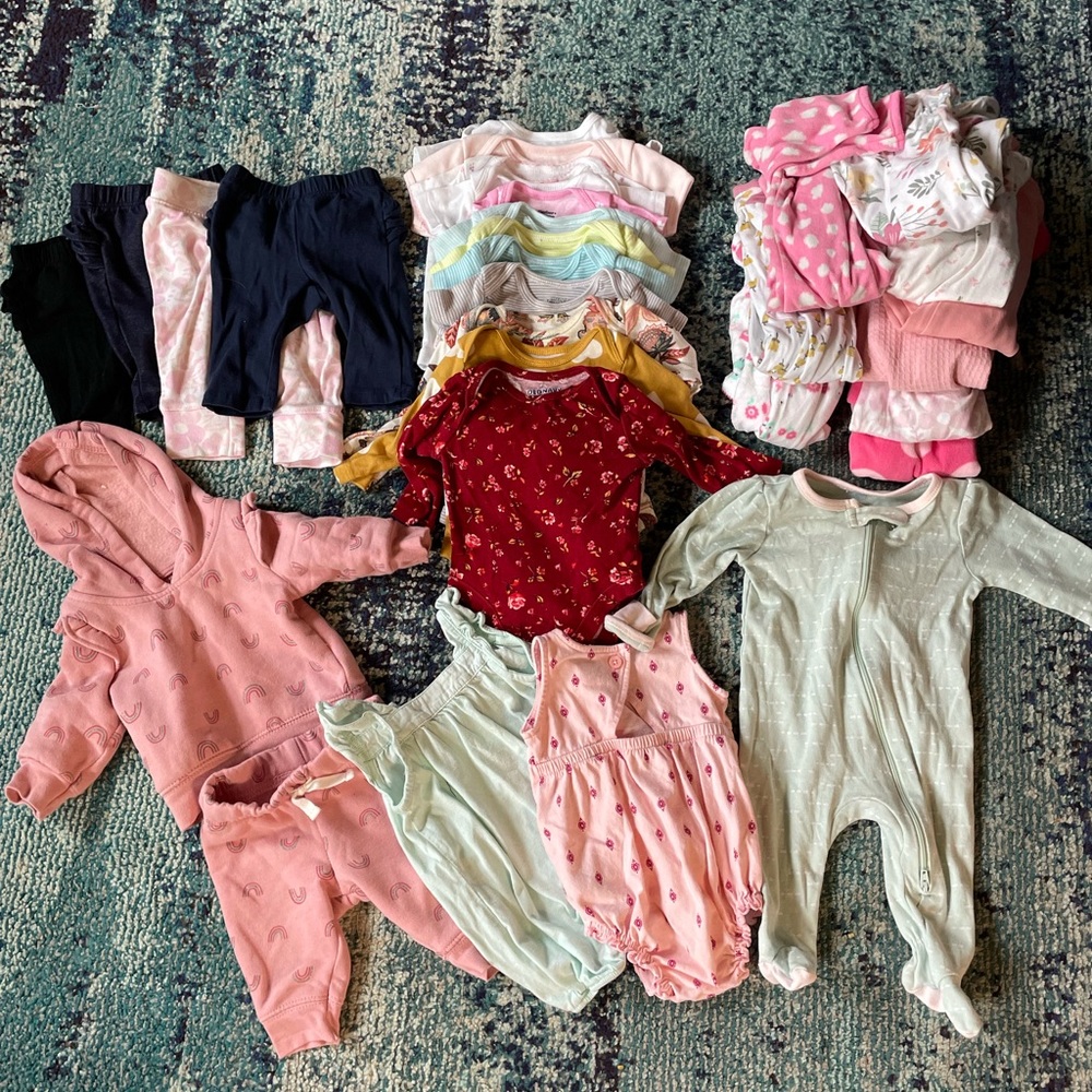 A wide verity of 0-3 months baby clothes
